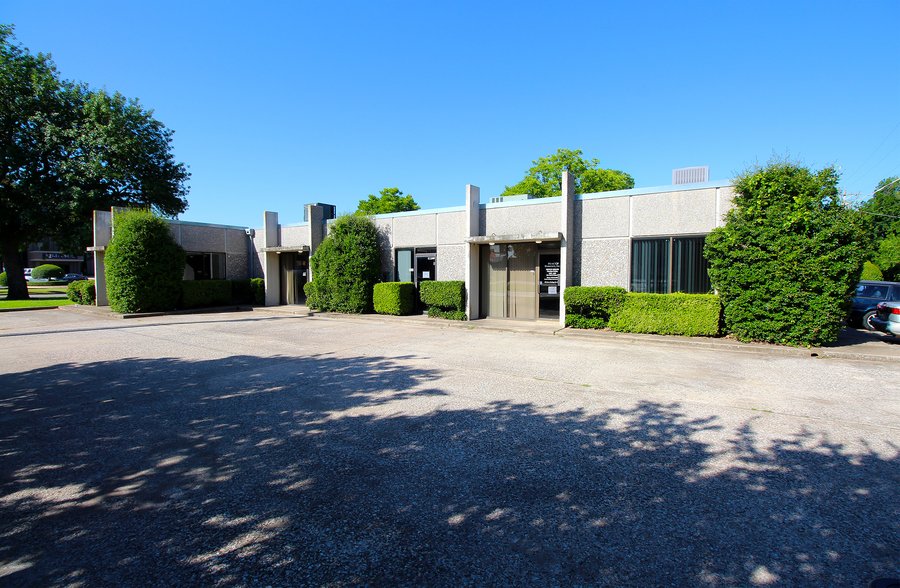 COMMERCIAL AND RESIDENTIAL REAL ESTATE AUCTION - 4 TRACTS IN NORMAN, OKLAHOMA